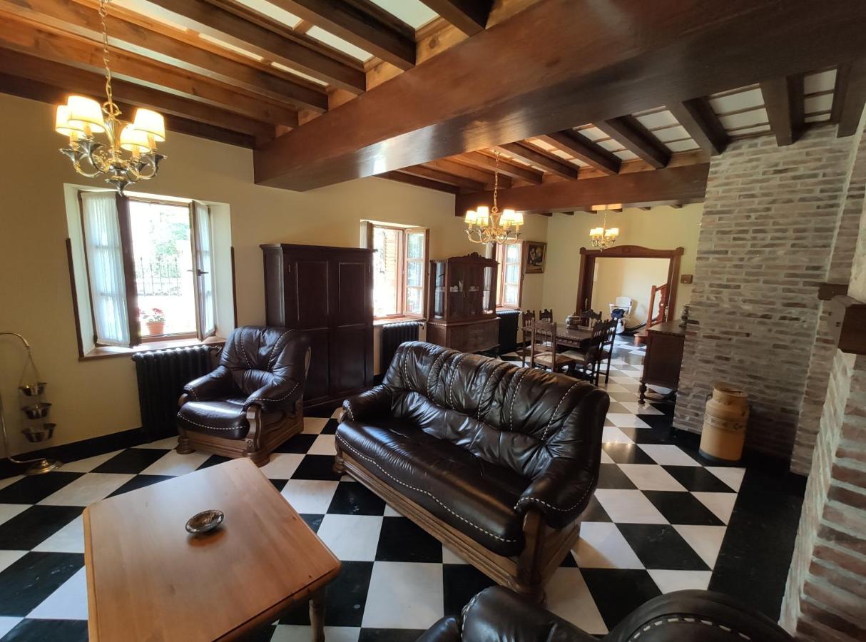 Posada La Casa De Lastras Ogarrio Екстериор снимка